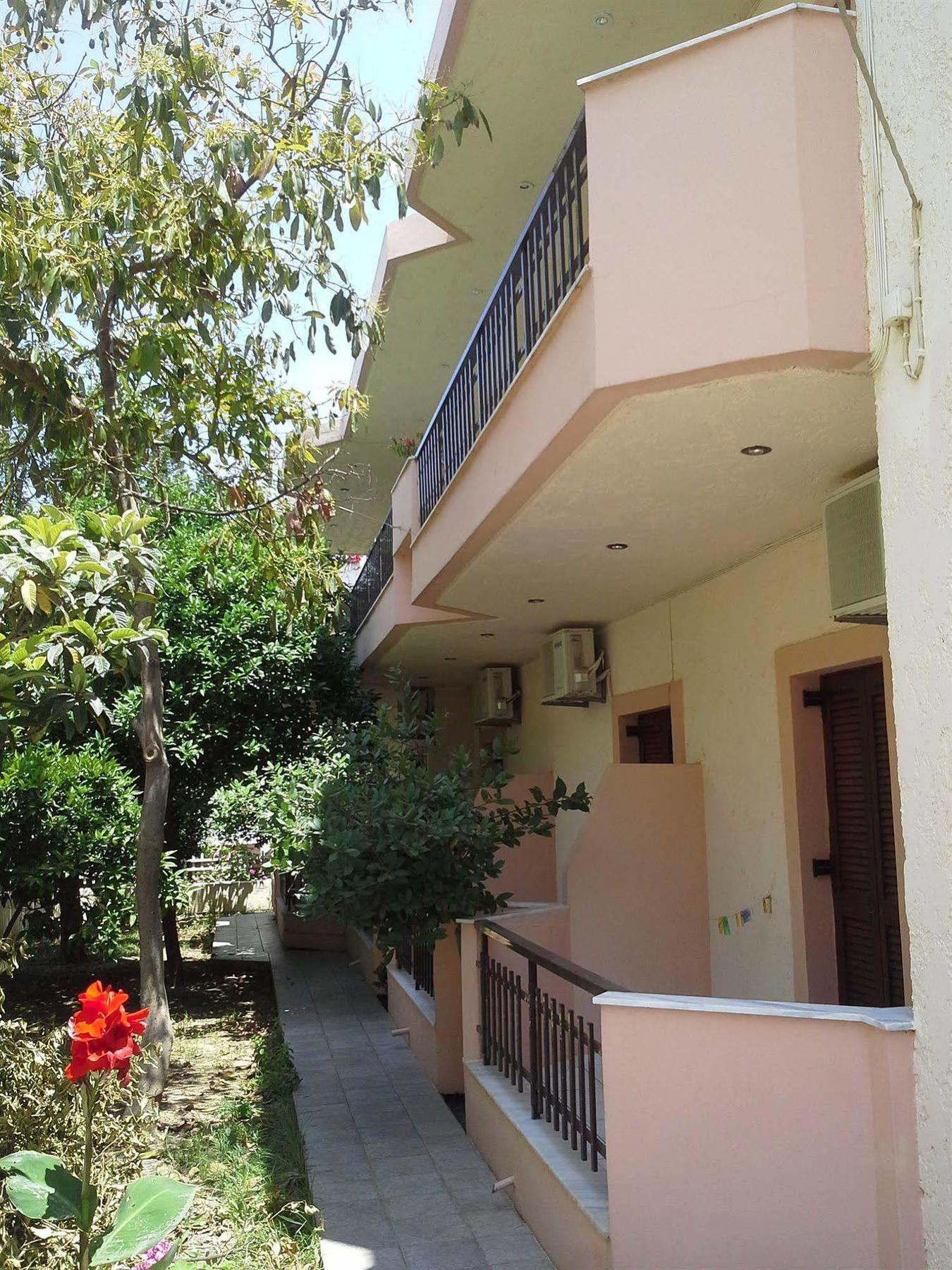 Amaril Apartment Платанес Екстериор снимка