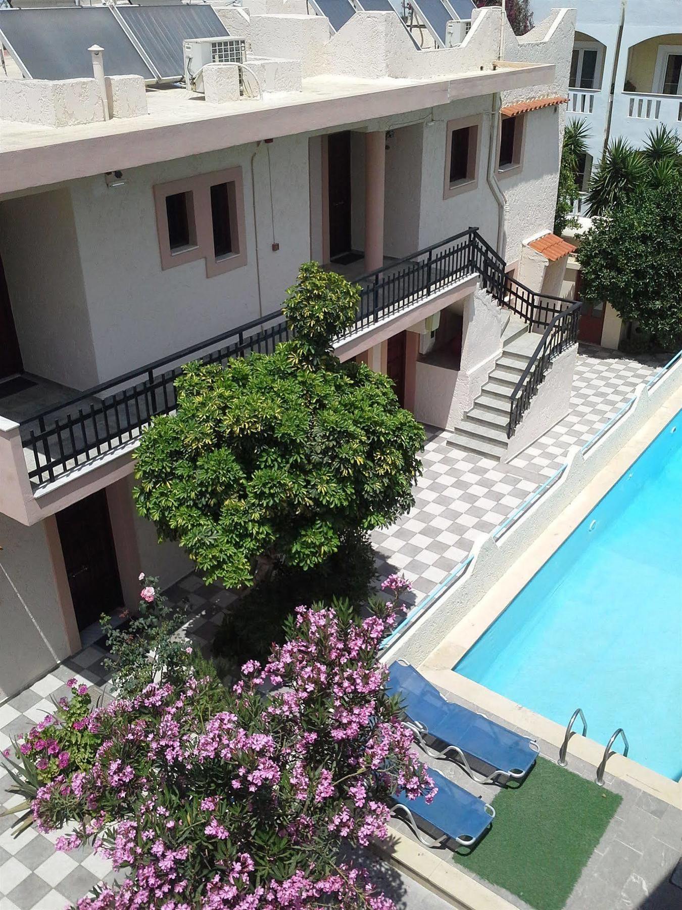 Amaril Apartment Платанес Екстериор снимка