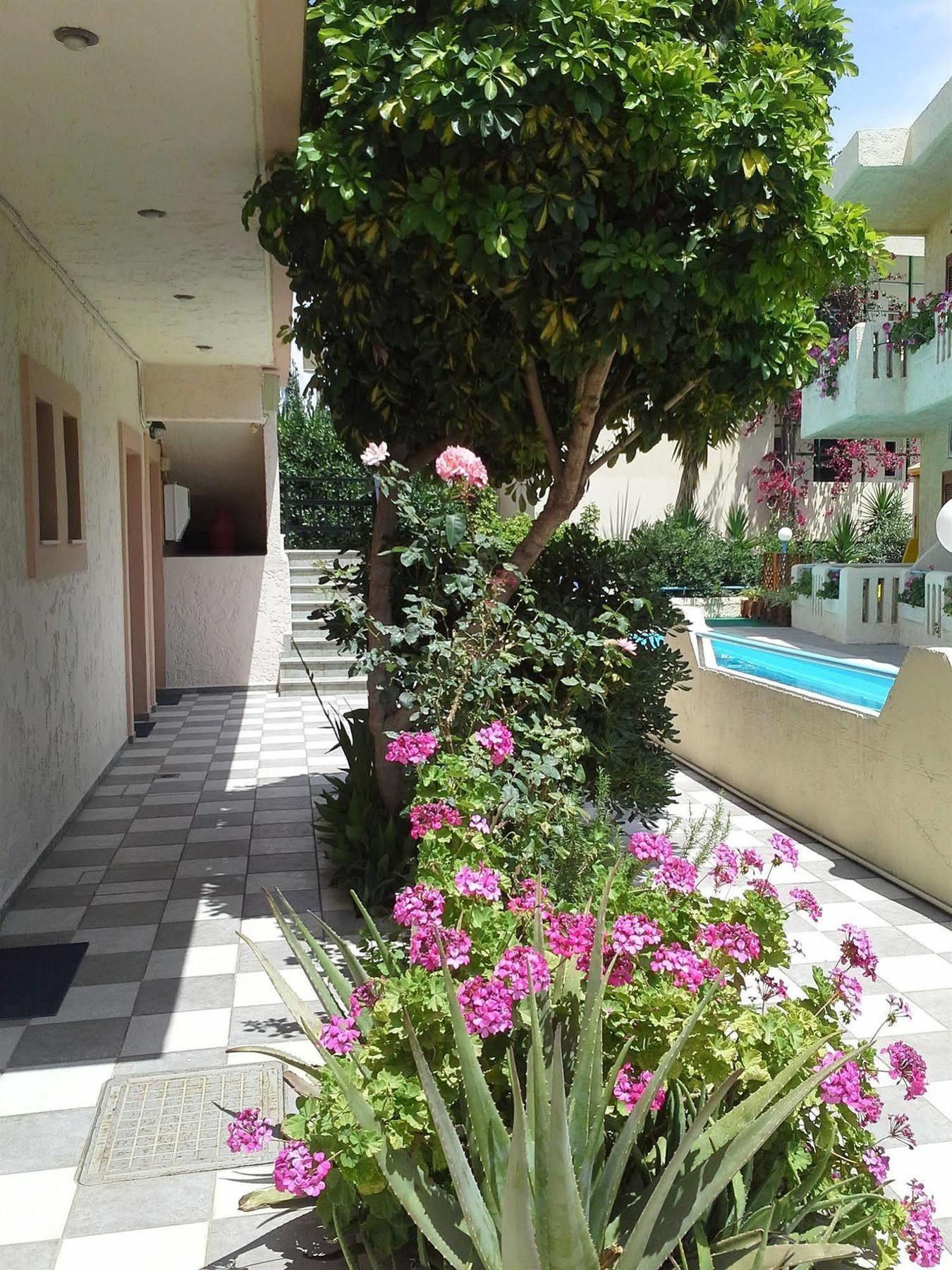 Amaril Apartment Платанес Екстериор снимка