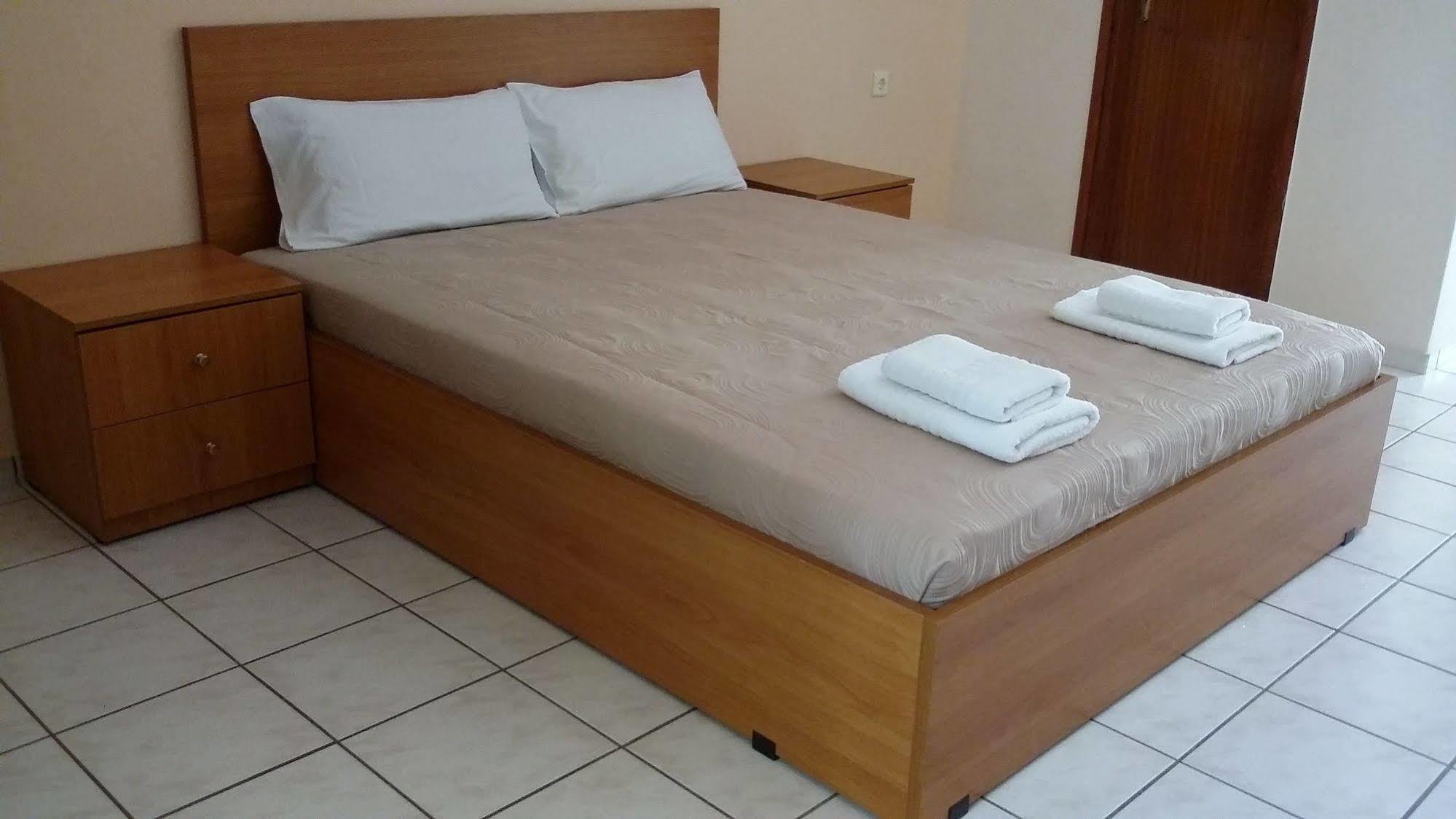 Amaril Apartment Платанес Екстериор снимка